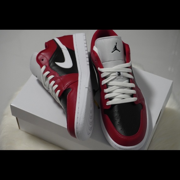Jordan 1 Low “Chicago Flip” - Picture 3 of 8